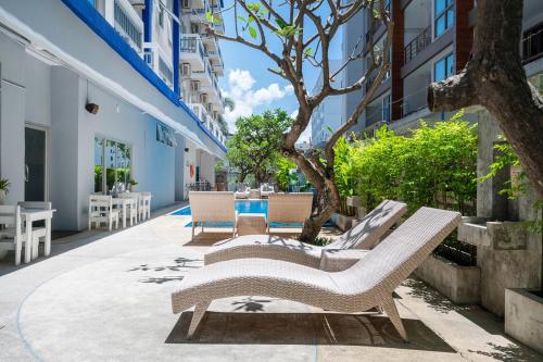 Balcony/terrace, Kokotel Pattaya South Beach near The Avenue Shopping Mall