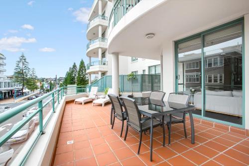 The Coogee View Beachfront Serviced Apartments - image 10