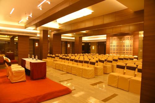 Zip By Spree Hotels Surabi International Vellore