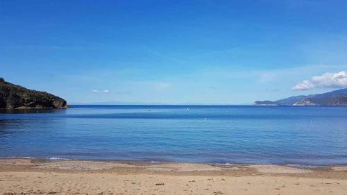 Three Bedroom Apartment with Sea View image 6