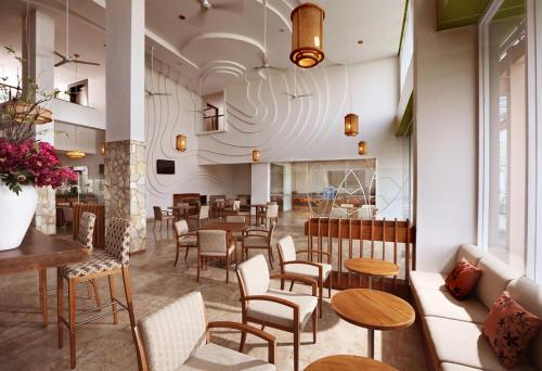 Restaurant, Diamond Hotel Kuta Bali in Bali