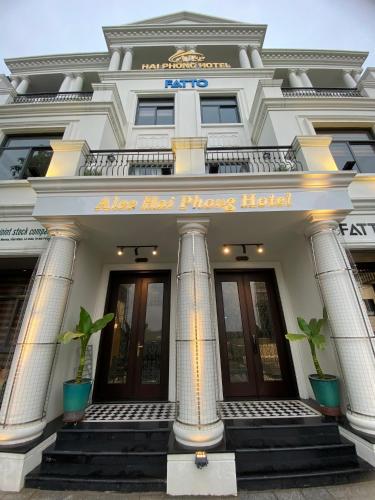 Entrance, Alee Haiphong Hotel in Rao Bridge