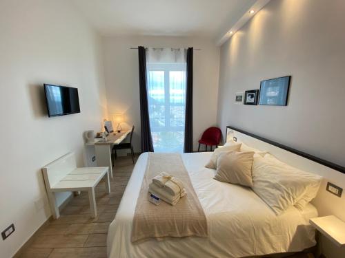 Standard  Double Room image 5