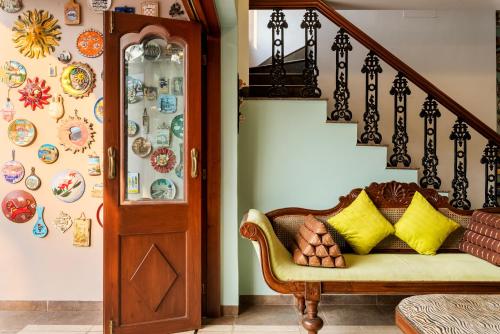 Saffronstays Casa Del Palms, Alibaug - luxury pool villa with chic interiors, alfresco dining and island bar