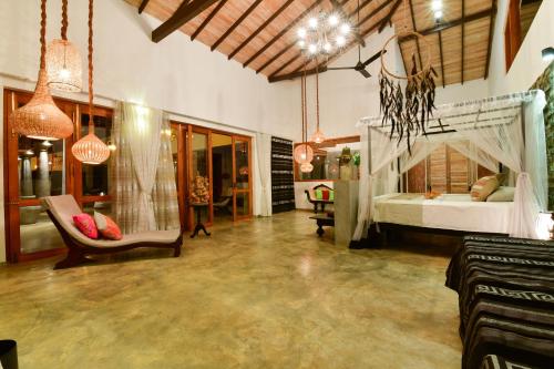 Superior King Suite image 10