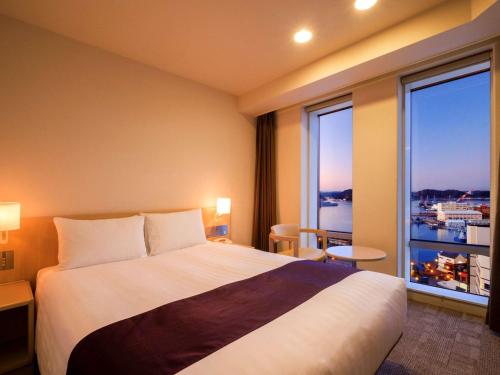 Standard Double Room with Bay View - Non-Smoking