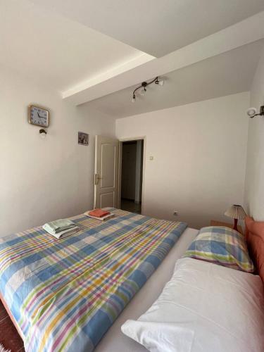 One-Bedroom Apartment image 3