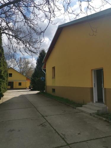 Podlovics Tanya Panzió