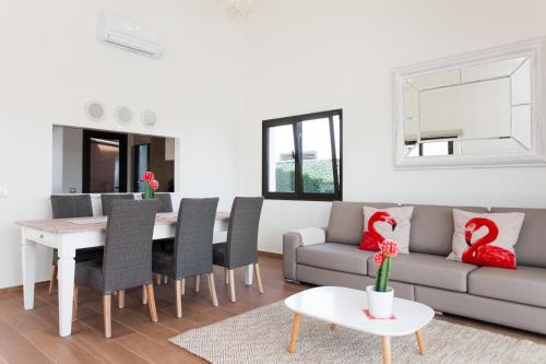  Villa Diamante 2 Golf Private Pool Caleta de Fuste By Holidays Home in Caleta De Fuste