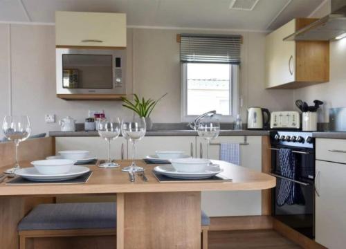 2 Bed - Sleeps 6 - 15min Walk to Beach, Morecambe (photo 10)