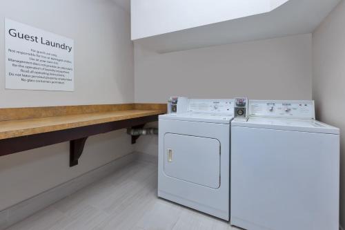 Holiday Inn Express & Suites Dayton South Franklin by IHG