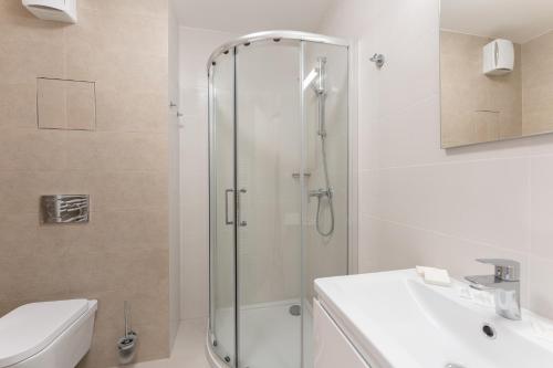 353707322 Metropolitan Star Apart Hotel