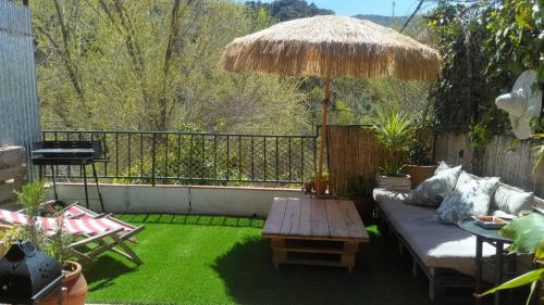  Captivating 1-Bed Apartment in Pinos Genil, Unterkunft in Pinos Genil