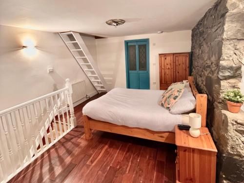 Stunning Riverside Tryweryn Terrace House gîte à louer Bala