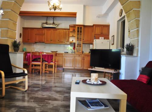  Aegina town, summer house with beautiful garden in Ägina Stadt