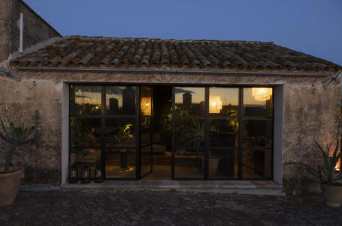 353725891 Palazzo Daniele
