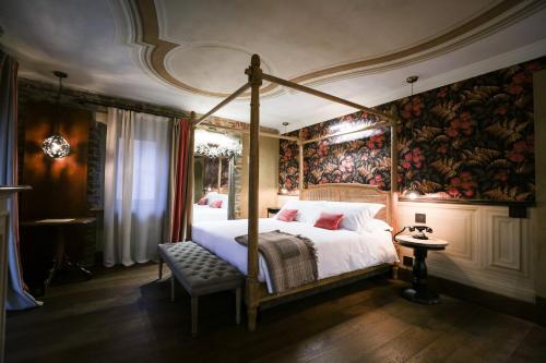 . La Piazzetta degli Artisti - Boutique B&B