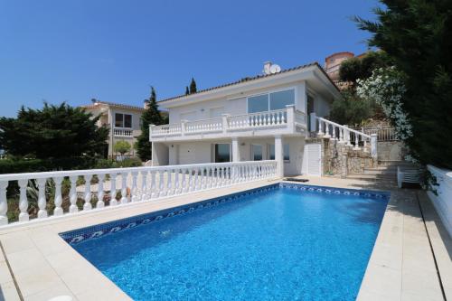  Belgica 182 Casa con piscina privada in Palau-Saverdera