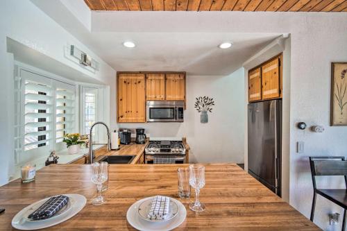 Crestline Cabin with Deck 1 Mi to Lake Gregory Crestline Cabin with Deck 1 Mi to Lake Gregory