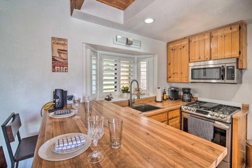Crestline Cabin with Deck 1 Mi to Lake Gregory in Crestline, USA
