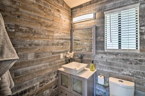 Crestline Cabin with Deck 1 Mi to Lake Gregory Crestline Cabin with Deck 1 Mi to Lake Gregory