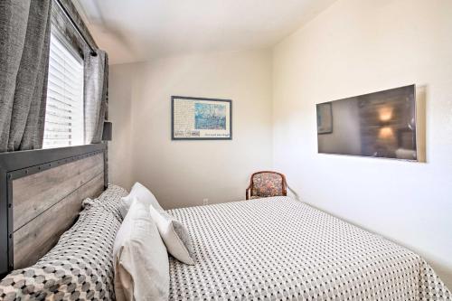 Crestline Cabin with Deck 1 Mi to Lake Gregory Crestline Cabin with Deck 1 Mi to Lake Gregory