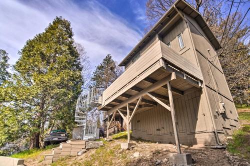 Crestline Cabin with Deck 1 Mi to Lake Gregory Crestline Cabin with Deck 1 Mi to Lake Gregory