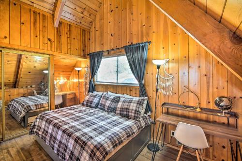 Running Springs Cabin with Large Deck and View! in Running Springs, USA