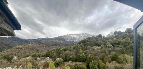 Superbe maison dans village au coeur de la Corse A casa Suttana