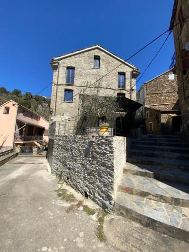 Superbe maison dans village au coeur de la Corse A casa Suttana