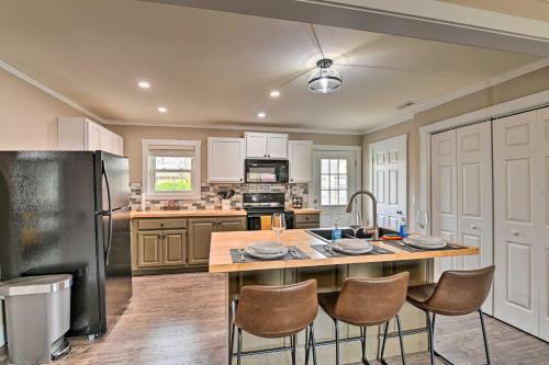 Cozy Murfreesboro Home with Furnished Patio! in Murfreesboro, USA