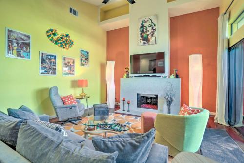 Spacious Downtown Palm Springs Condo with Patio