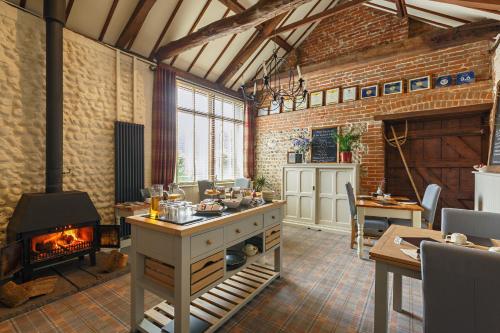 The Barns - Alby