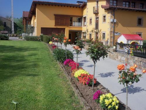 Skats, Apartamentos Rurales La Casa Vieja De Silio in Arenas De Iguna