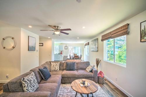 Family Home with Deck and View, 4 Mi to Lake Arrowhead in Twin Peaks, USA