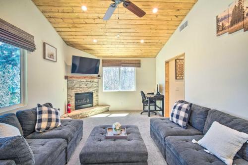 Family Home with Deck and View, 4 Mi to Lake Arrowhead in Twin Peaks, USA