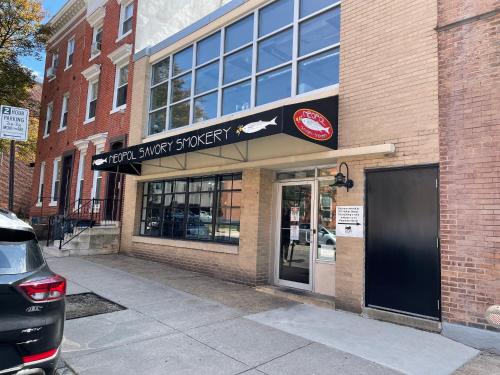 Downtown Suite - Close to Topgolf, Horseshoe Casino, UM Baltimore in West Baltimore