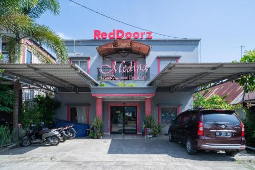 RedDoorz Syariah Near Tugu Dodol Kandangan in Belimbing Baru