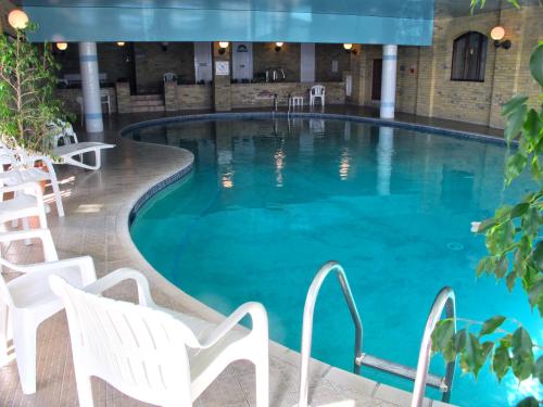 Swimming pool, Sandringham Hotel - Seafront, Sandown, Isle of Wight - FREE Return Car Ferry for 3 nights or more in Sandown North