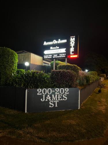 . Asters On James Motor Inn