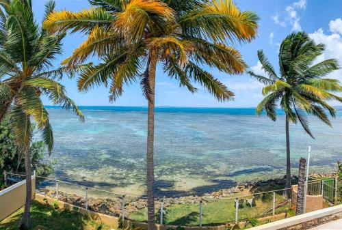 Newly Renovated 8 Bedroom Ocean Front Villa with Pool