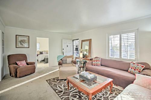 Quaint La Mesa Home with Balcony and Fire Pit!