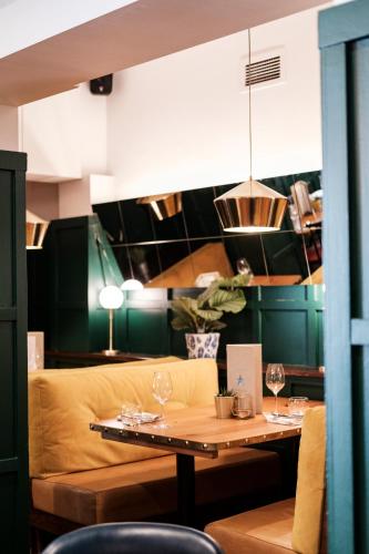 The White Star Tavern in Southampton