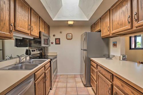 Sun-Soaked AZ Townhome with Private Patio and Mtn View - image 14