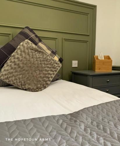 The Hopetoun Arms Hotel - image 10