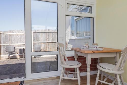 Echo Beach - image 14