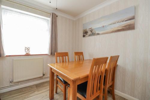 Echo Beach - image 3