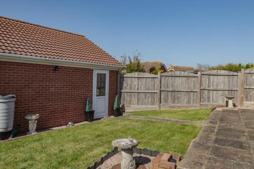 Echo Beach - image 8