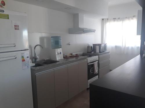 virtuve, Departamento Alem in Lincoln