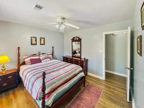 NEW! Luxe Cottage with Big Backyard 10 Mi to Augusta